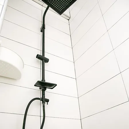 Mikel Angelo Hall דירה