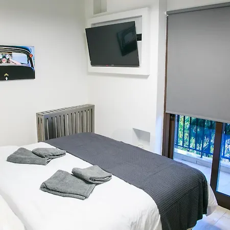 Mikel Angelo Hall דירה