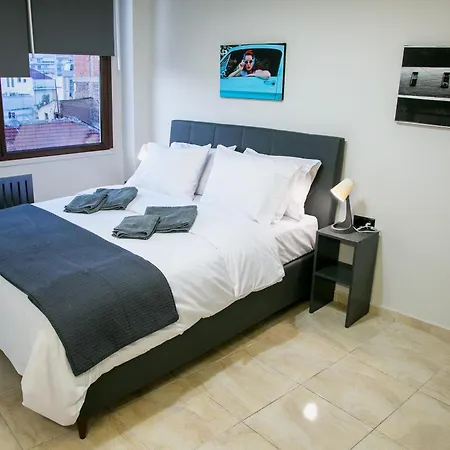 Mikel Angelo Hall * Serez