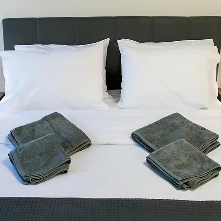 דירה Mikel Angelo Hall *