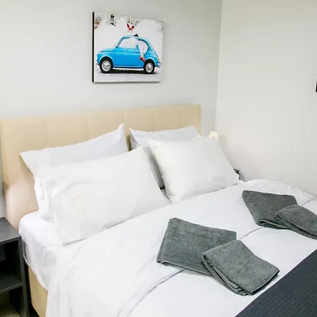 Daire Mikel Angelo Hall Serez