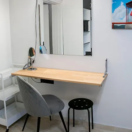 Mikel Angelo Hall סרס