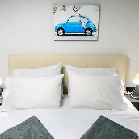 דירה Mikel Angelo Hall סרס